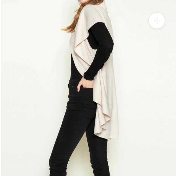 Look by M The Convertible Shawl Vest - Picture 9 of 12